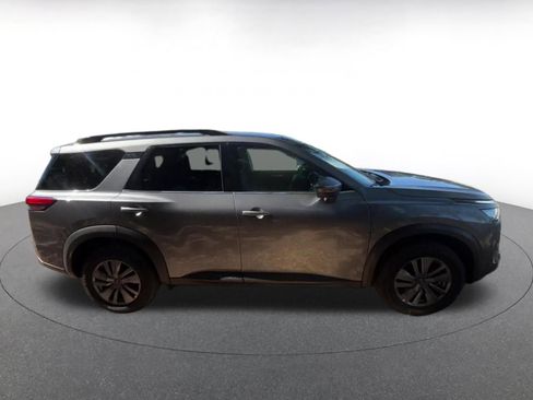 Used 2025 Nissan Pathfinder SV AWD/4WD image 16