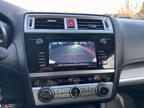 Used 2017 Subaru Outback 2.5i Premium image 18