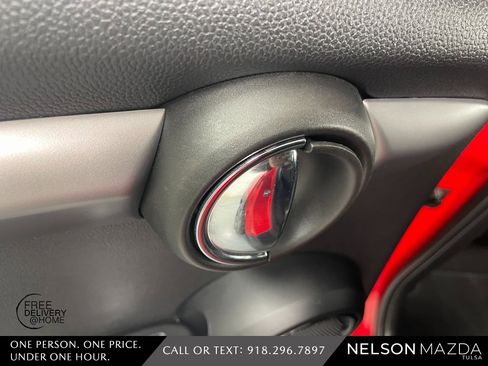 Used 2022 MINI Cooper 4-Door Hardtop image 38