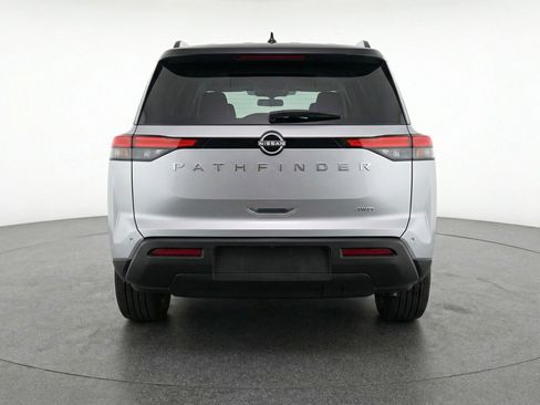 Used 2025 Nissan Pathfinder SV image 7