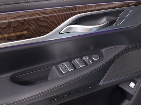 Used 2022 BMW 750i xDrive 750i xDrive w/ Executive Package image 28