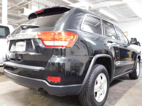 Used 2012 Jeep Grand Cherokee Laredo w/ Laredo E Group image 5