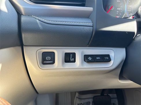 Used 2021 GMC Acadia Denali w/ Denali Ultimate Package image 23