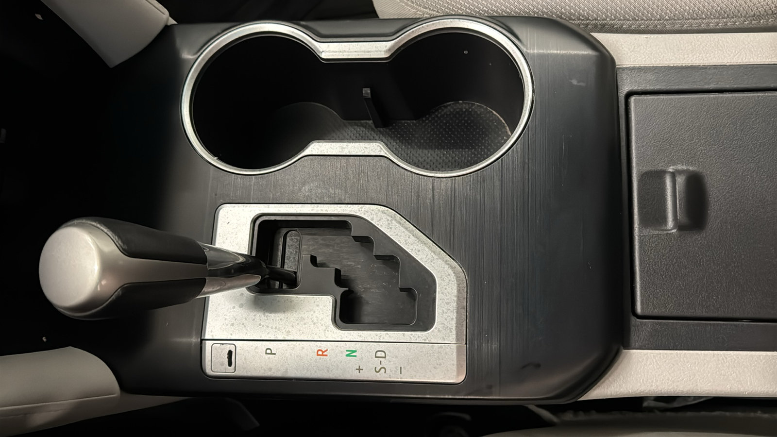 Used 2014 Toyota Camry LE FWD image 19
