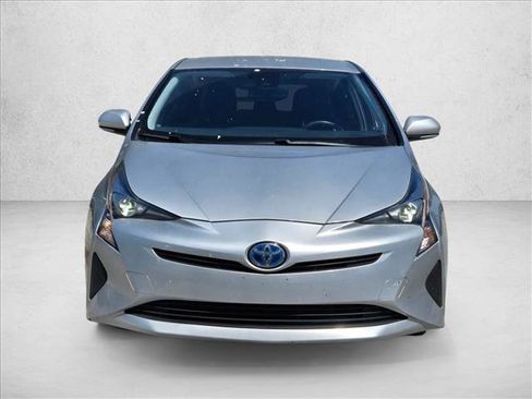 Used 2017 Toyota Prius Three FWD image 2