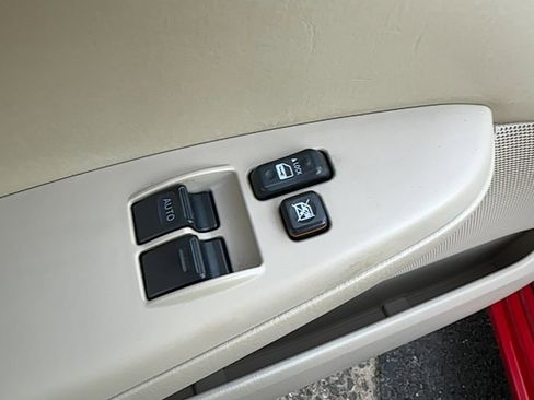 Used 2005 Toyota Solara SLE image 13