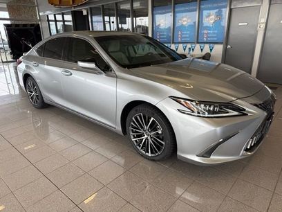 Used 2022 Lexus ES 300h w/ Premium Package
