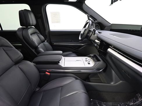 New 2026 Lincoln Navigator Reserve AWD/4WD image 16