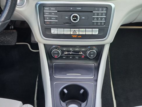 Used 2017 Mercedes-Benz CLA 250 image 22