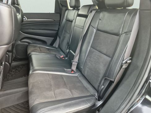 Used 2021 Jeep Grand Cherokee Laredo X AWD/4WD image 19
