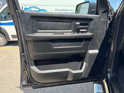 Used 2018 RAM 1500 Express w/ Express Value Package AWD/4WD image 19