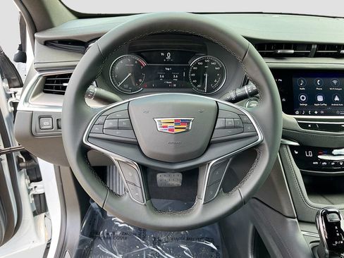New 2026 Cadillac XT5 Luxury w/ LPO, Floor Liner Package AWD/4WD image 17