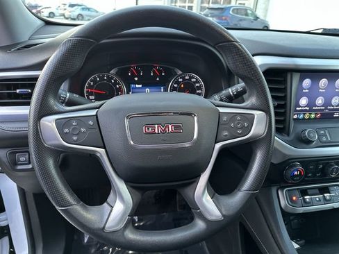 Used 2023 GMC Acadia SLE w/ Driver Convenience Package image 14