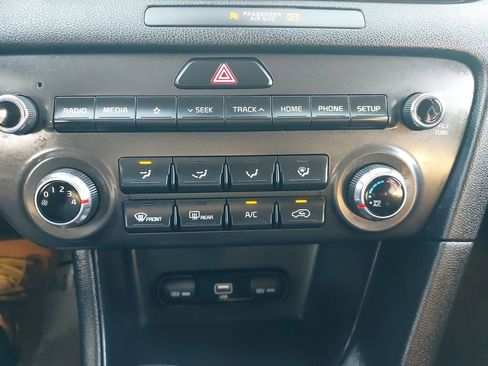 Used 2021 Kia Sportage LX image 17