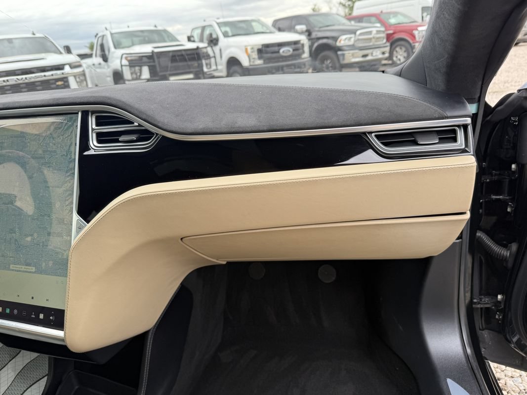 Used 2016 Tesla Model S 70D AWD/4WD image 19