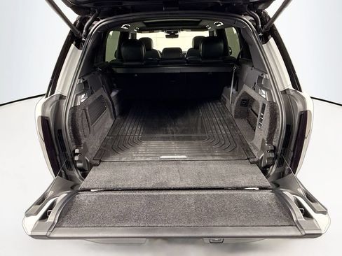 New 2026 Land Rover Range Rover Long Wheelbase SE AWD/4WD image 30