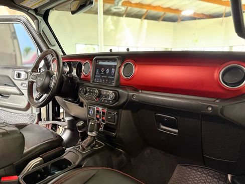 Used 2021 Jeep Gladiator Rubicon image 25