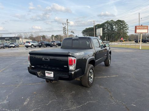 Used 2023 Toyota Tacoma TRD Off-Road w/ Technology Package image 5