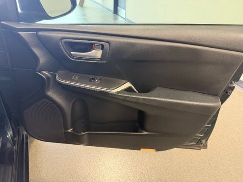 Used 2016 Toyota Camry LE FWD image 28