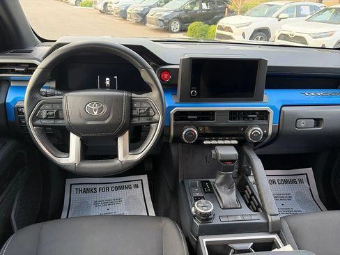Used 2025 Toyota Tacoma TRD Off-Road AWD/4WD image 20