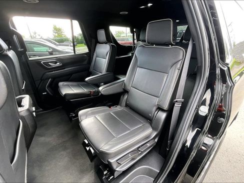 Used 2024 GMC Yukon SLT AWD/4WD image 24