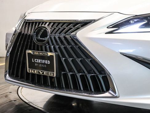 Used 2025 Lexus ES 350 w/ Accessory Package (Z2) FWD image 8