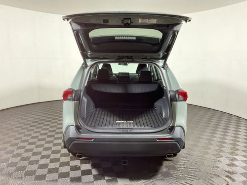 Used 2022 Toyota RAV4 XLE w/ Convenience Package AWD/4WD image 16