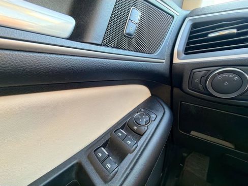 Used 2022 Ford Edge SEL w/ Convenience Package image 24