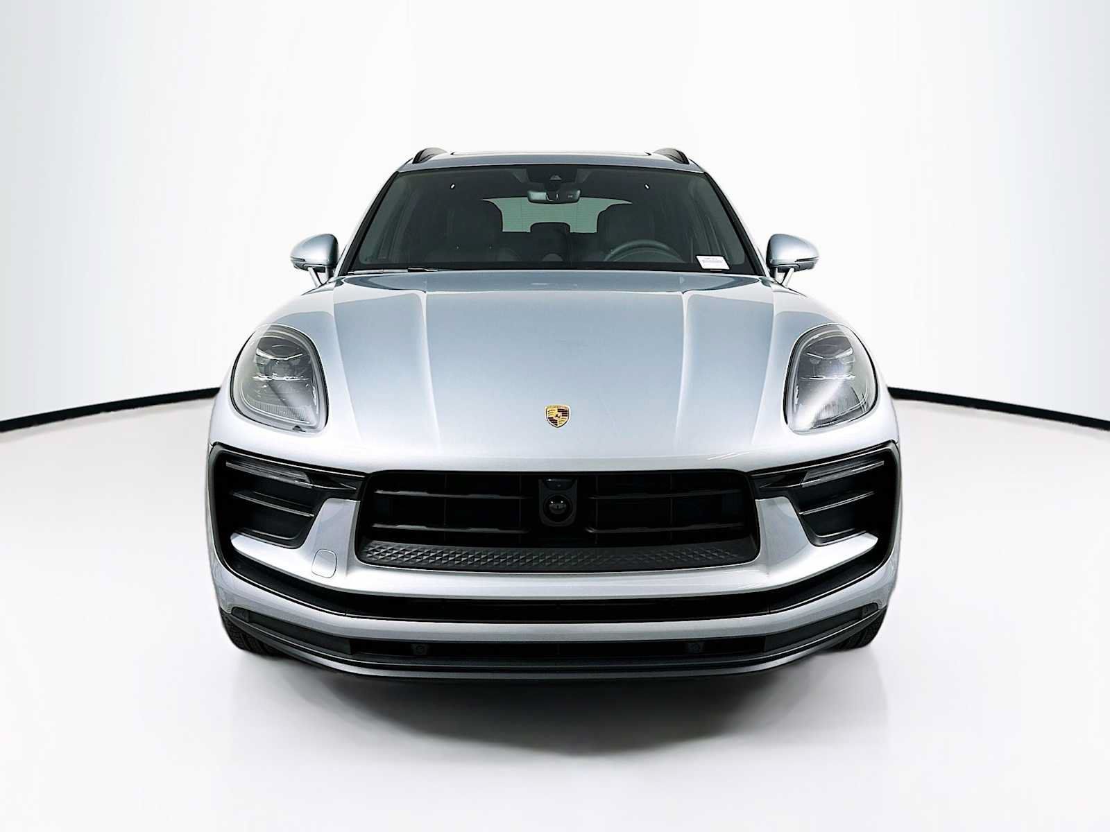 Used 2026 Porsche Macan AWD/4WD image 6