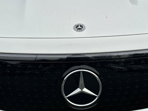 Used 2024 Mercedes-Benz EQB 300 4MATIC image 13