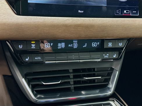 Used 2022 Audi e-tron GT Premium Plus image 24