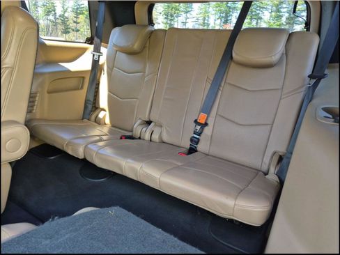 Used 2020 Cadillac Escalade Platinum AWD/4WD image 8