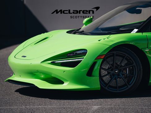 Used 2025 McLaren 750S Spider image 15