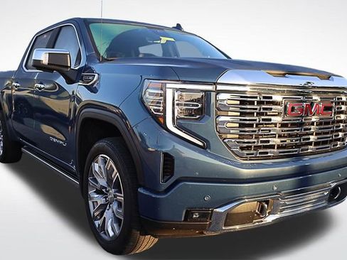 Used 2024 GMC Sierra 1500 Denali w/ Denali Reserve Package image 3
