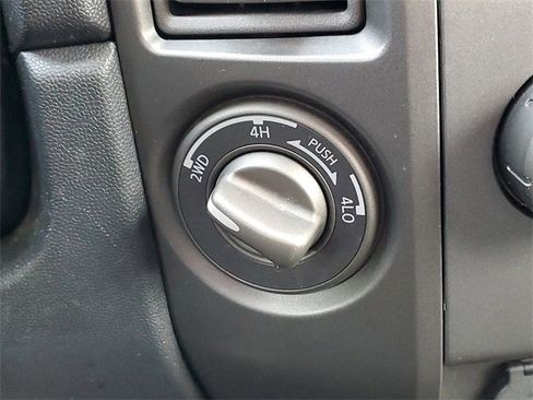 Used 2015 Nissan Titan S image 22