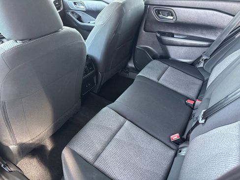 Used 2025 Nissan Rogue SV image 11