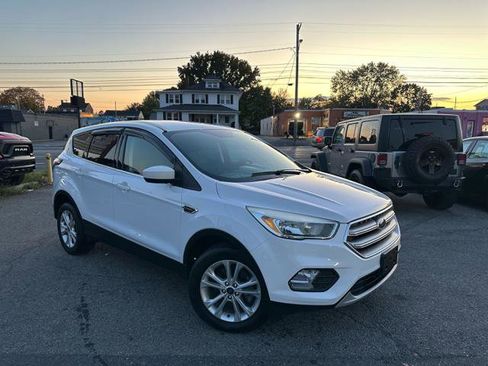 Used 2017 Ford Escape SE w/ SE Cold Weather Package image 2