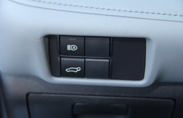 Used 2022 Toyota Highlander XLE AWD/4WD image 33