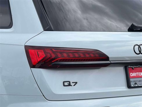 Used 2023 Audi Q7 3.0T Premium Plus image 9