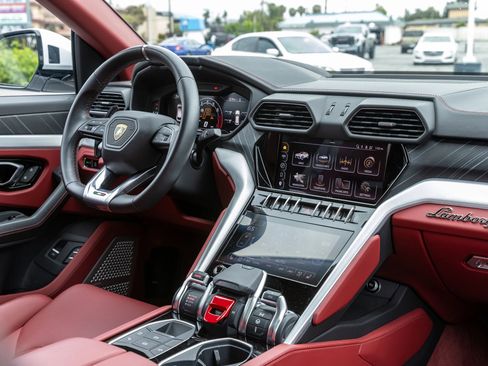 Used 2024 Lamborghini Urus S image 18