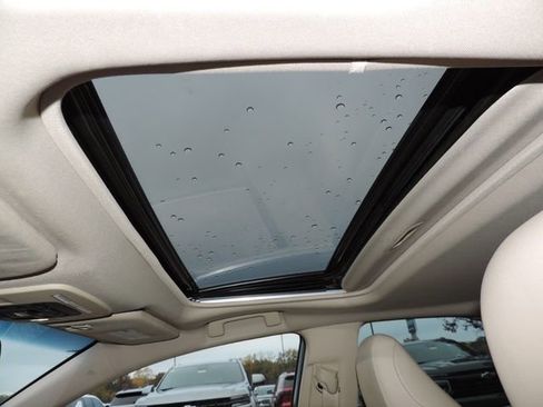 Used 2020 Toyota Avalon XLE image 18