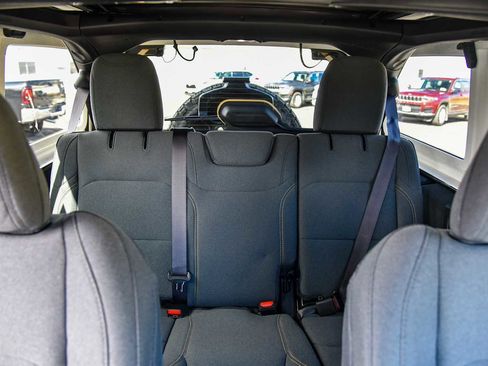 Certified 2025 Jeep Wrangler Willys image 20