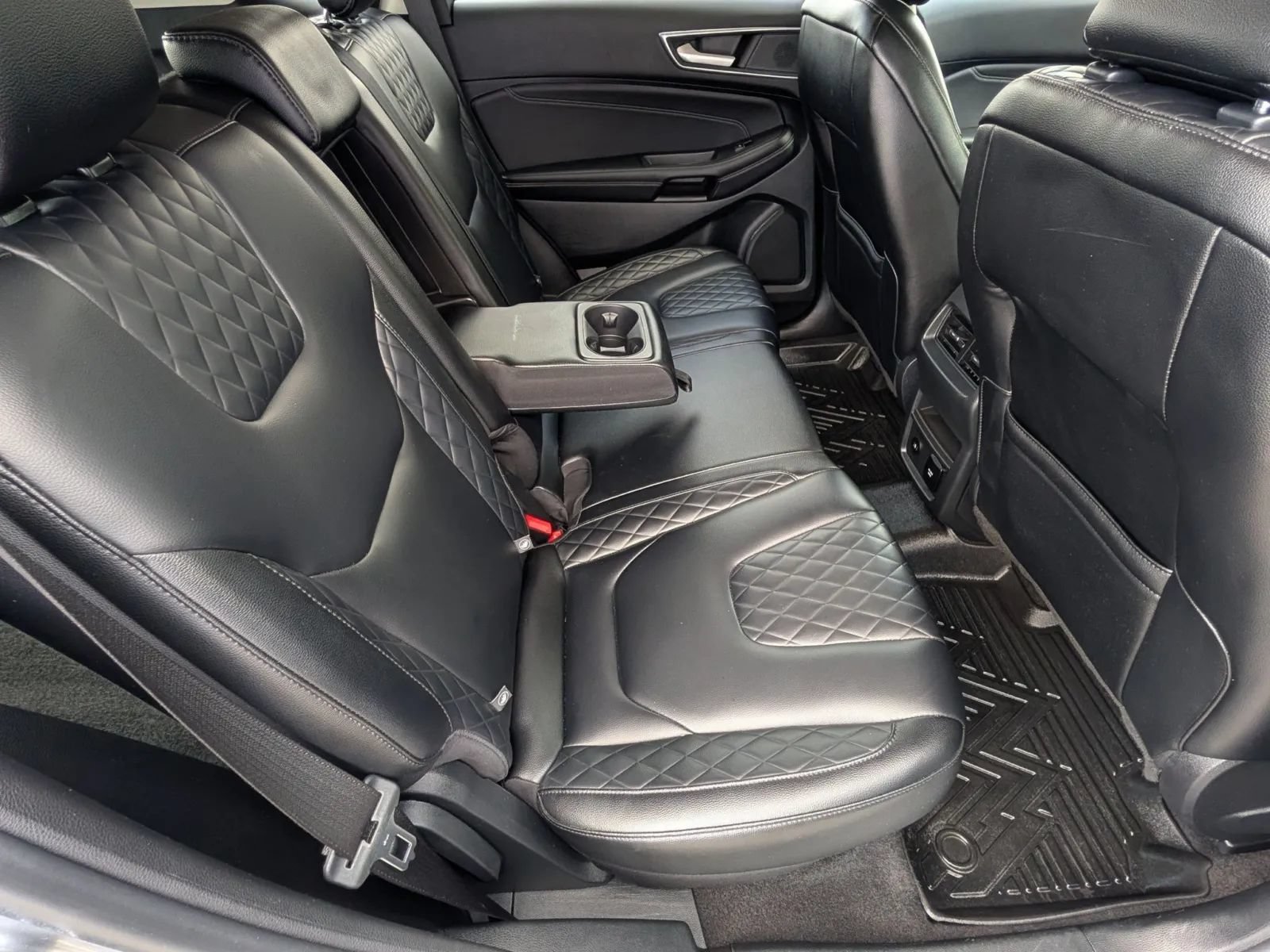 Used 2024 Ford Edge Titanium AWD/4WD image 14