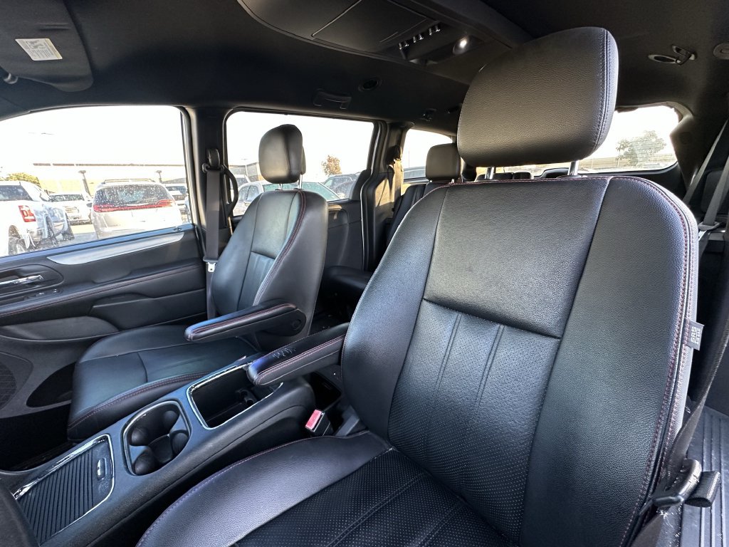 Used 2018 Dodge Grand Caravan GT FWD image 7