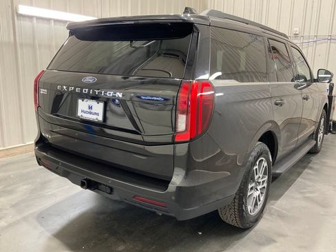 Used 2025 Ford Expedition Active AWD/4WD image 23