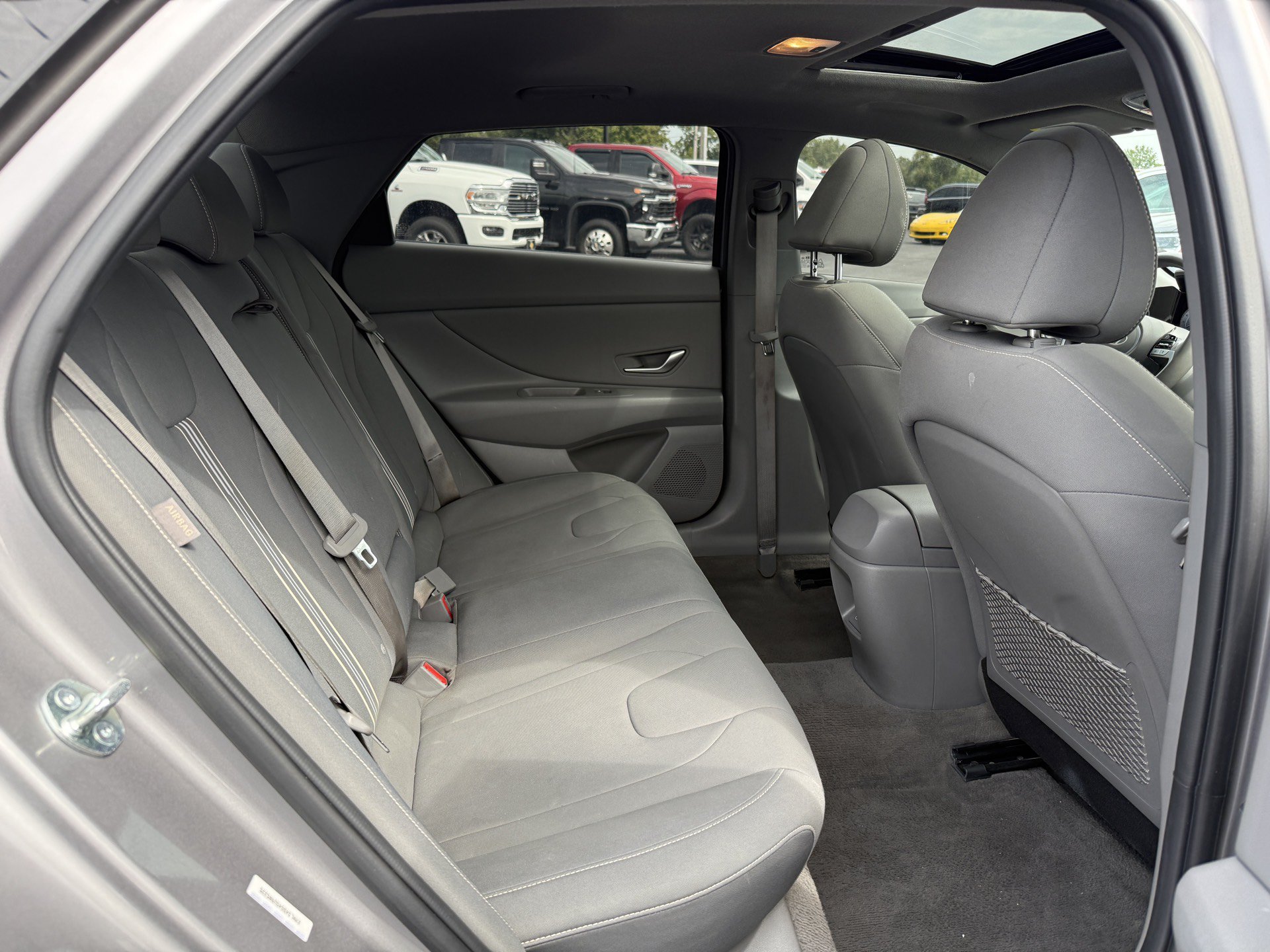 Used 2025 Hyundai Elantra SEL FWD image 27