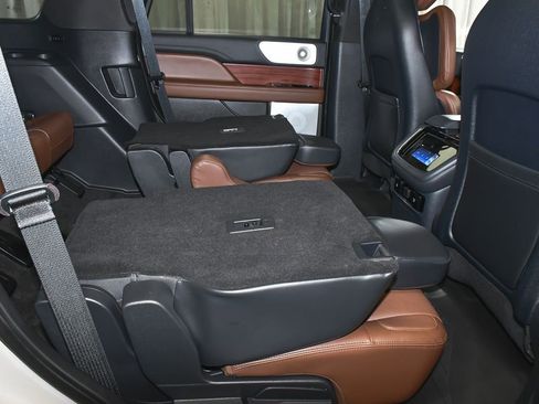 Used 2023 Lincoln Navigator Reserve image 61