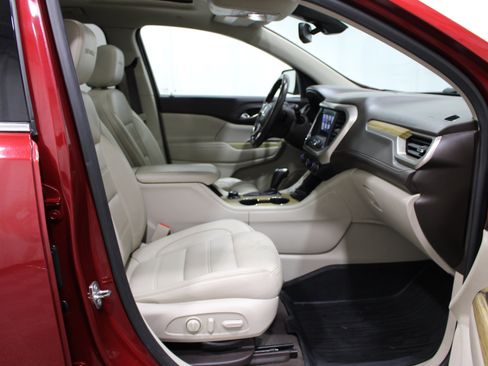 Used 2019 GMC Acadia Denali w/ Technology Package AWD/4WD image 30