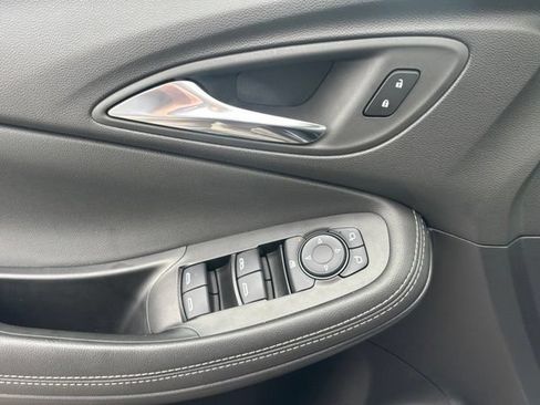 Used 2023 Buick Encore GX Preferred w/ Cold Weather Comfort Package AWD/4WD image 13