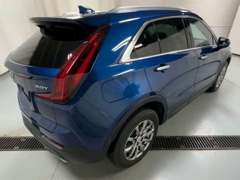 Used 2019 Cadillac XT4 Luxury w/ Cold Weather Package image 8